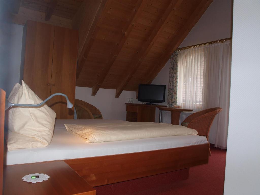 Vier Loewen Hotel Schonau im Schwarzwald Bilik gambar